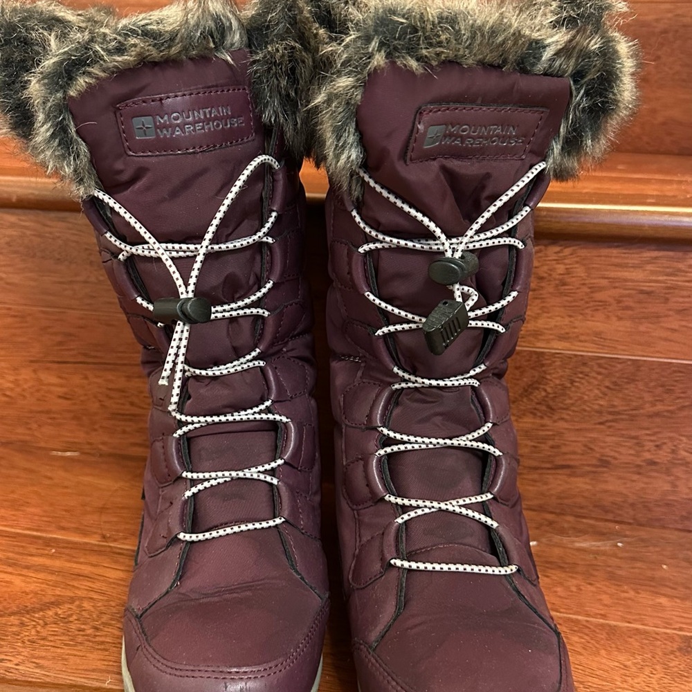 Women's Burgundy Winter Boots